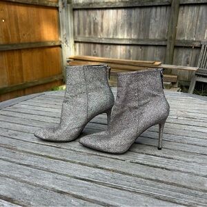 Steve Madden Carey Silver‎ rainbow Glitter Ankle-High boots size 8.5
